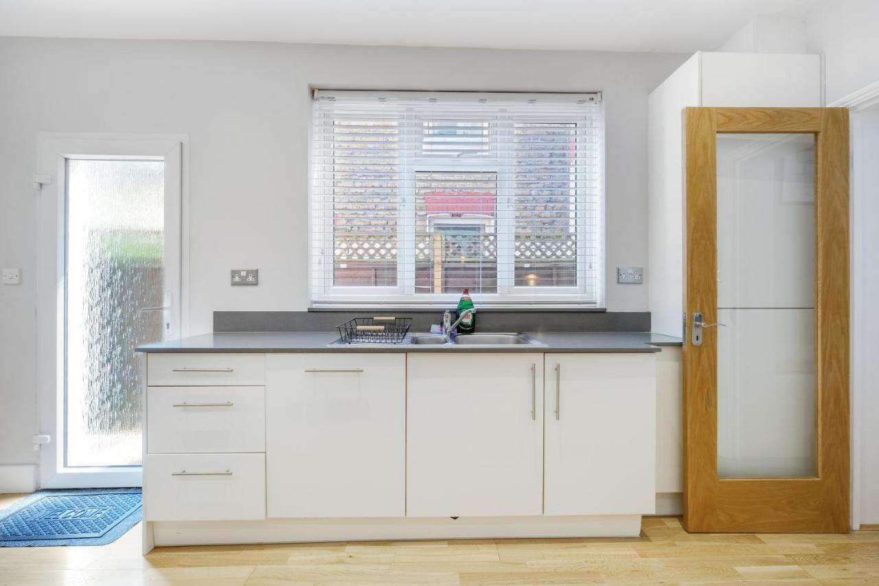 Luxury 3 Bedroom 2 Bathroom House, Fulham By 360Stays London Exterior photo