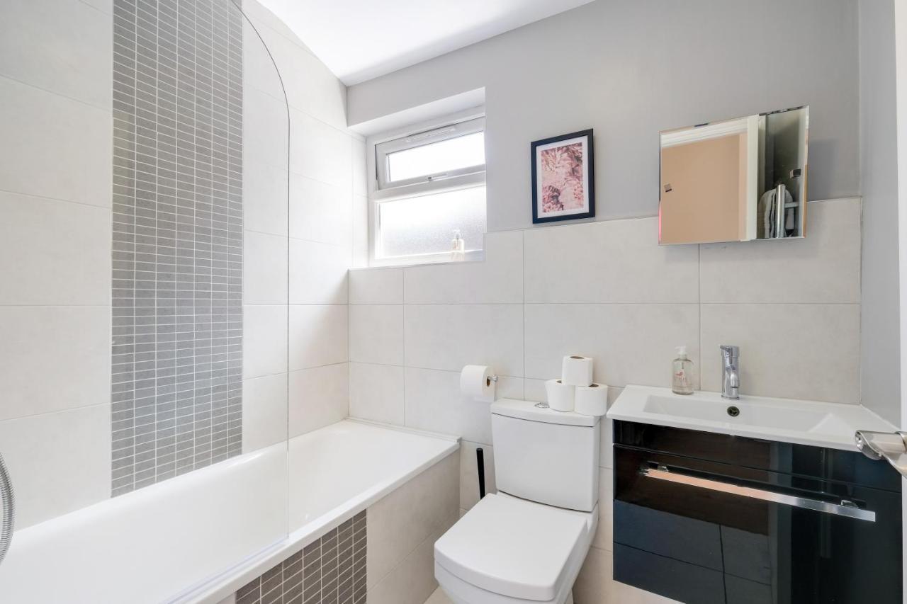 Luxury 3 Bedroom 2 Bathroom House, Fulham By 360Stays London Exterior photo
